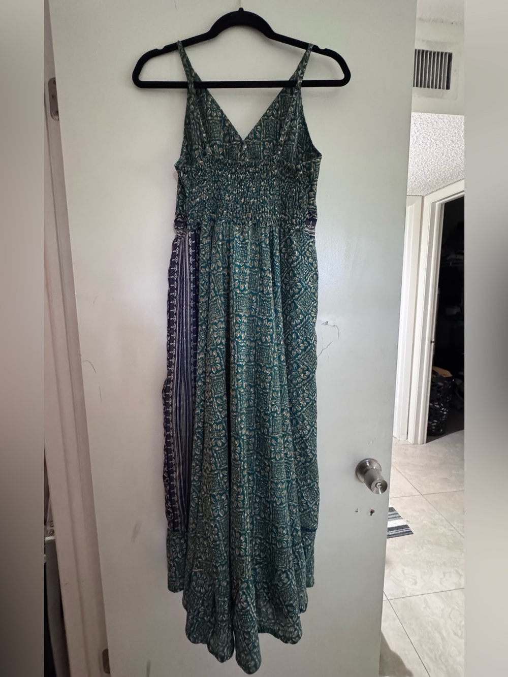 Sleeveless V-Neck Midi Dress in Teal Blue - Picture 7 of 9